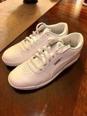 Puma White Low-Top Women Sneakers Size: 7.5